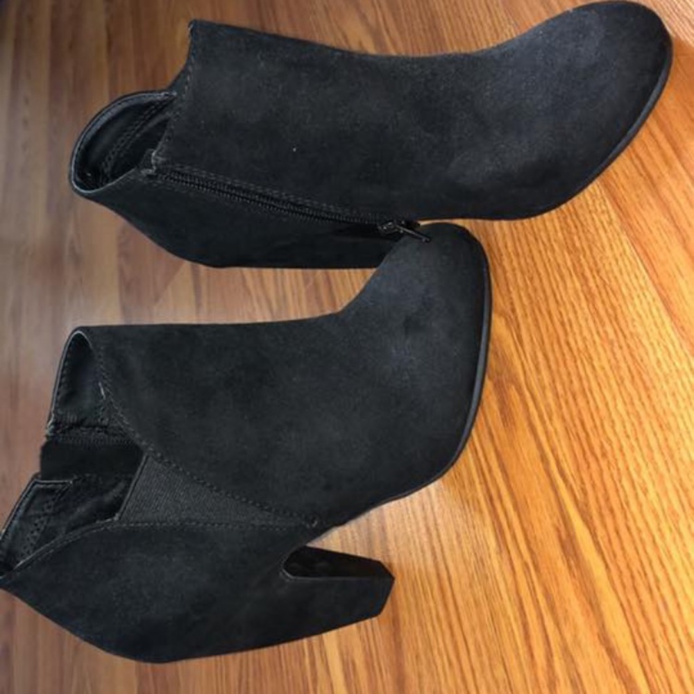 Black heeled booties